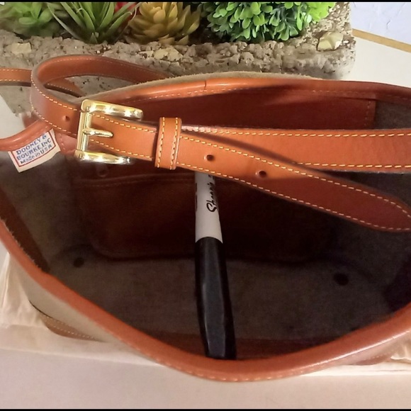 Authentic Dooney and Bourke  Leather Vingtage Taupe Handbag - Picture 6 of 12